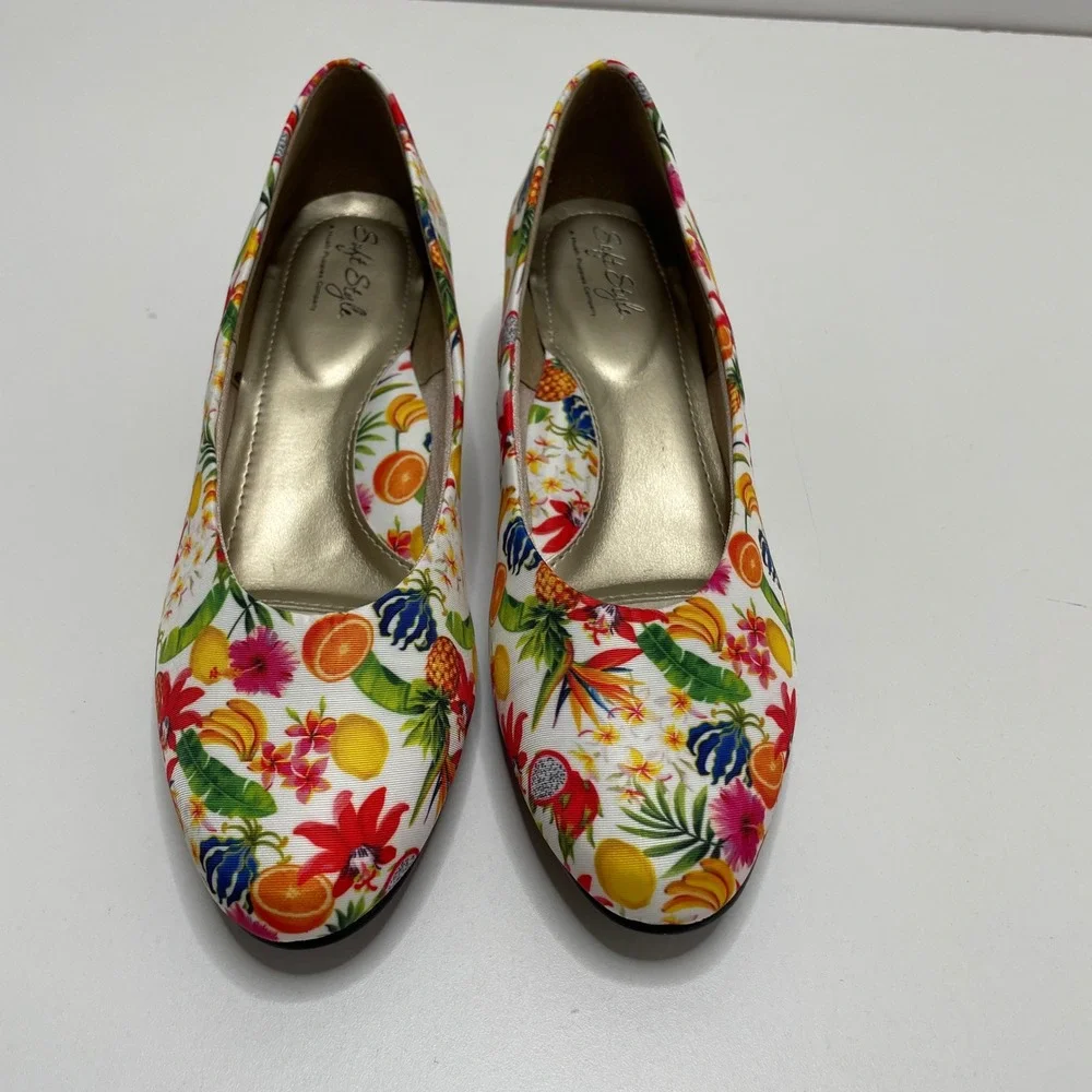Soft Style Hush Puppies Womens 9 Tropical Fruit Print Low Wedge Pump Bold Unique